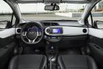Toyota Yaris Hybrid 2012 года